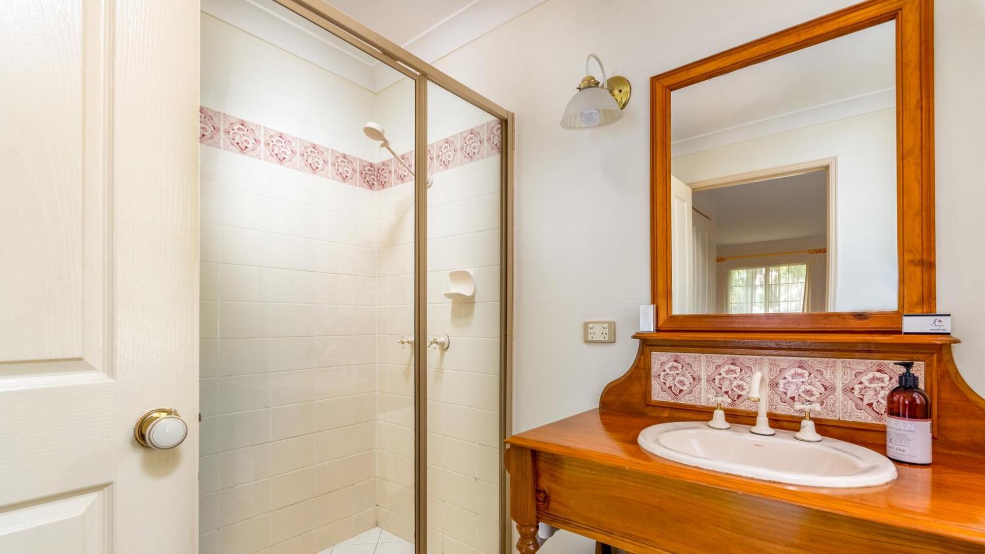 Honeysuckle Cottages Stanthorpe Chambre photo
