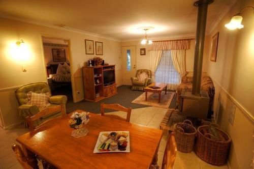 Honeysuckle Cottages Stanthorpe Extérieur photo