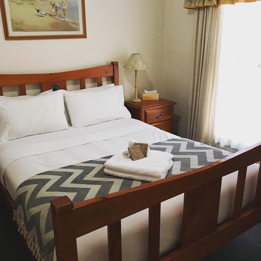 Honeysuckle Cottages Stanthorpe Extérieur photo