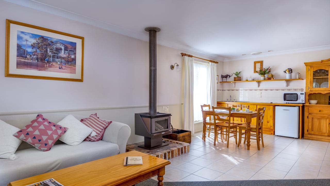 Honeysuckle Cottages Stanthorpe Extérieur photo